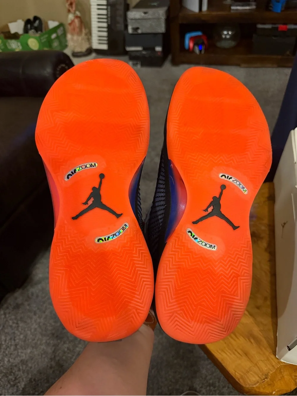 Jordan 35 Center of Gravity Men 12/Women 13.5 DC1492-001